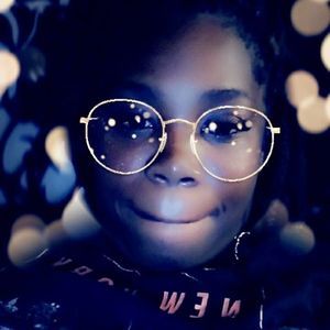 Meet your Posher, Mia